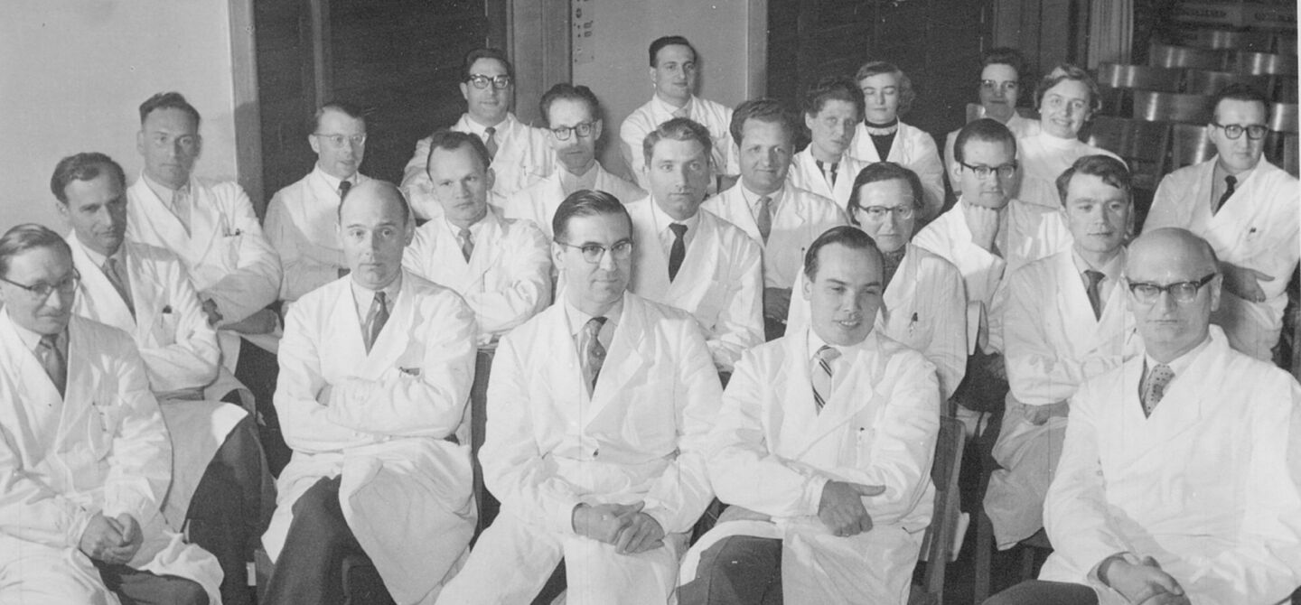 Ärzteschaft der Inneren Abteilung des Robert Bosch Krankenhauses, 1957/58 (IGM BILD 0508)