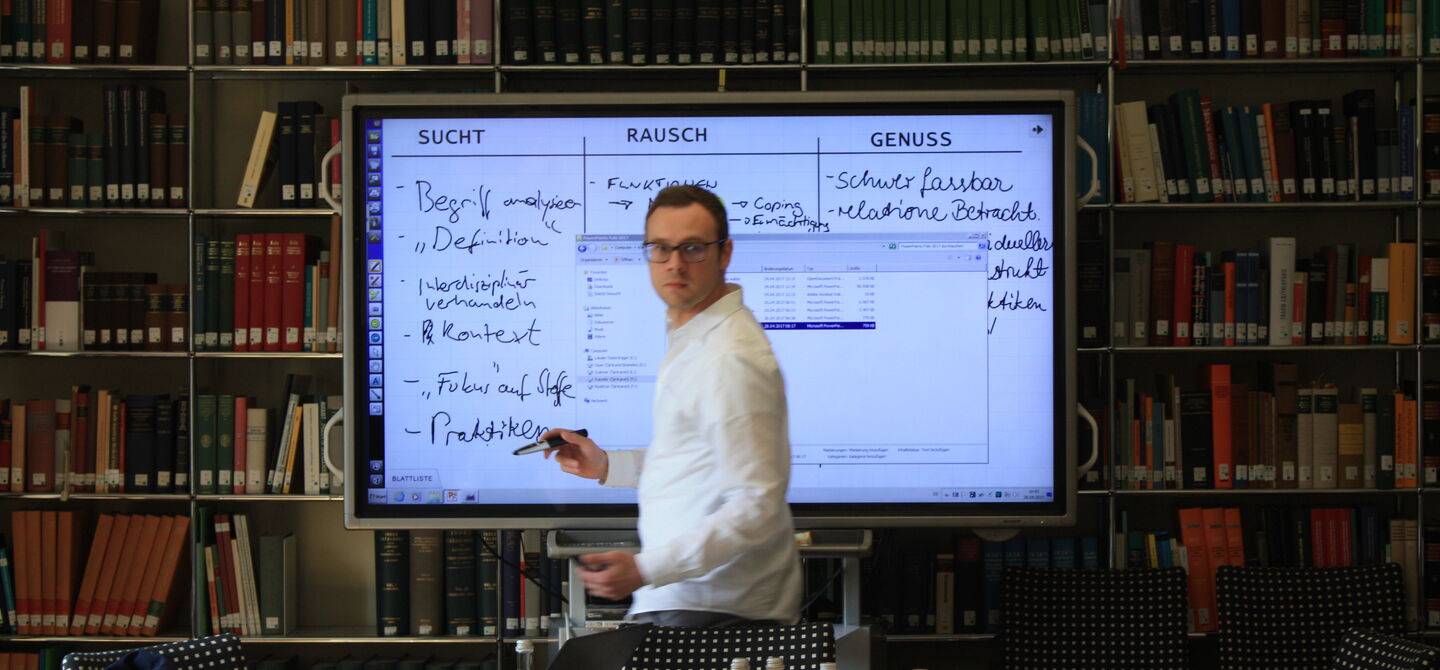Dr. phil. Pierre Pfütsch während des 35. Fortbildungsseminars, 2016