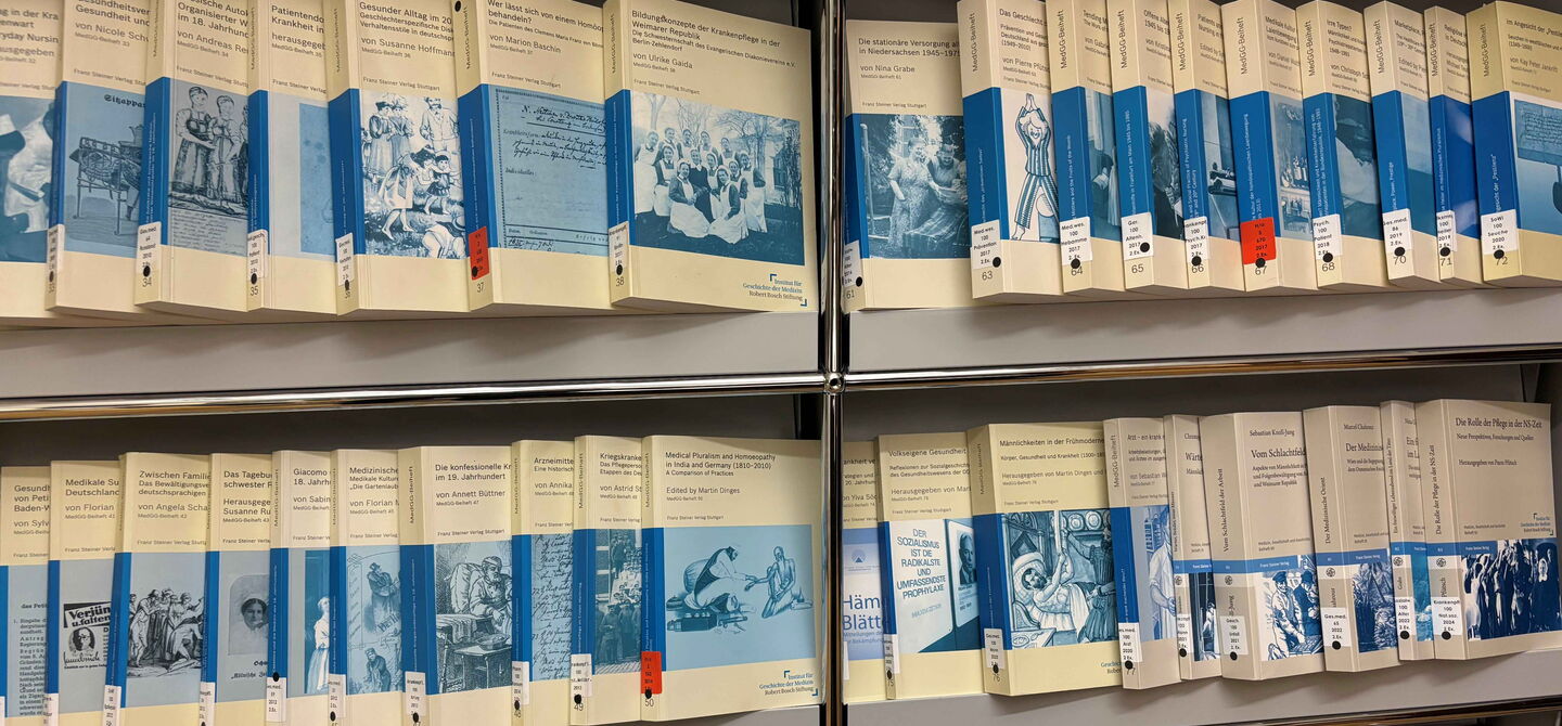 Blick auf die Beiheftreihe MedGG im Institut