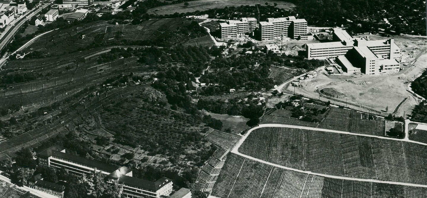Luftaufnahme vom neuen und alten Robert Bosch Krankenhaus, ca. 1972 (IGM BILD 1619)